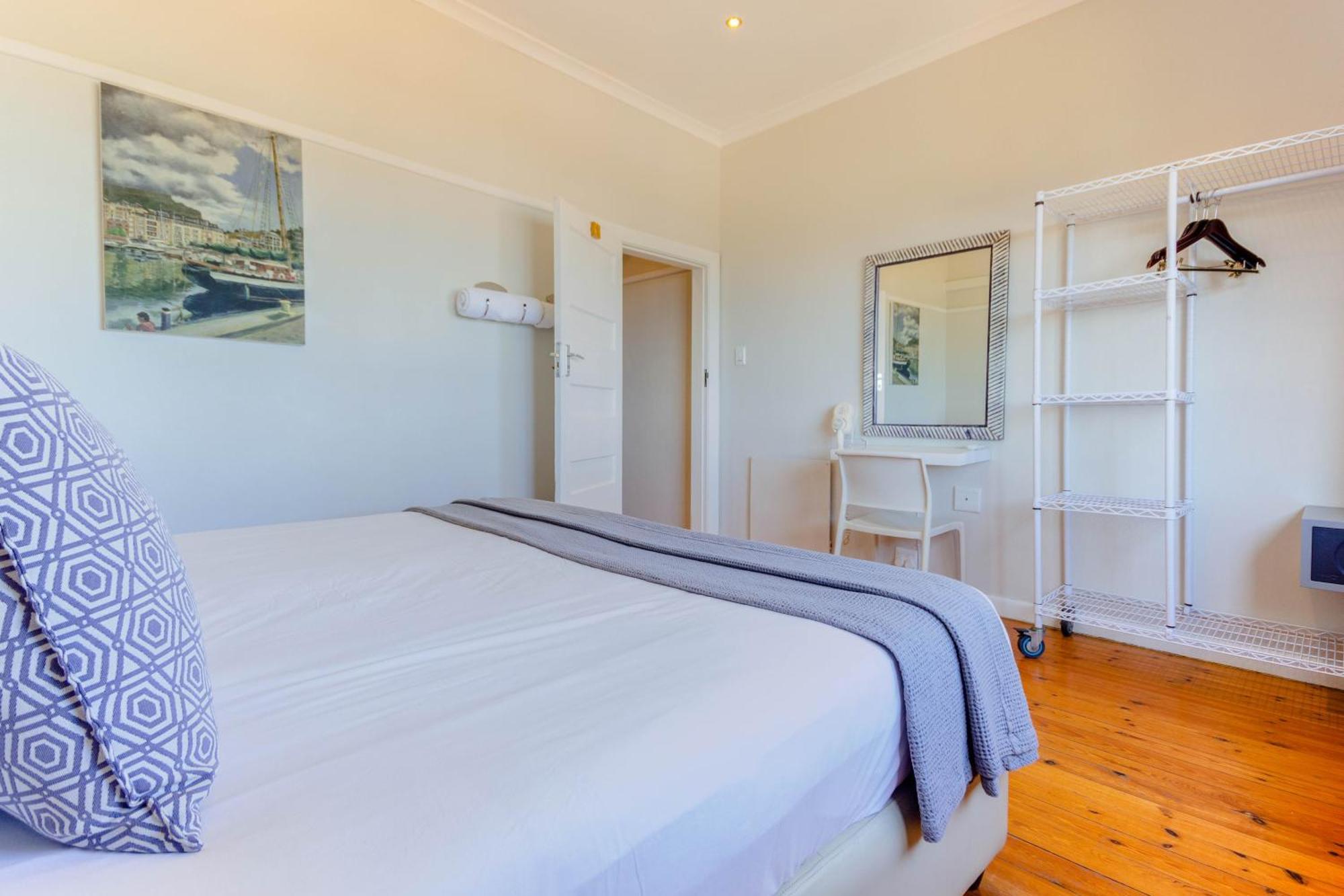 Tidal Pool Apartments - Camps Bay Cape Town Room photo