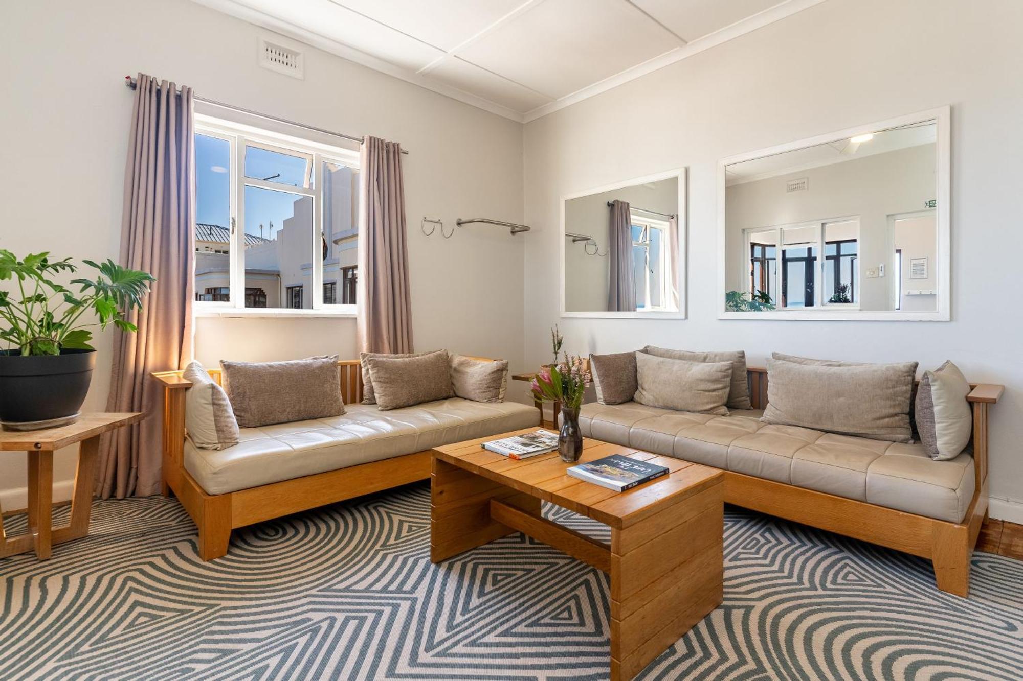 Tidal Pool Apartments - Camps Bay Cape Town Exterior photo